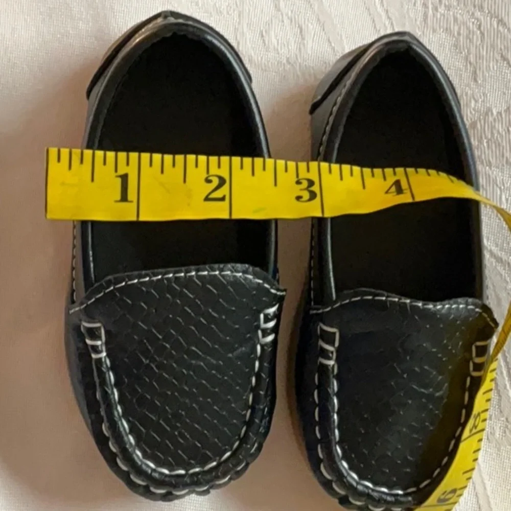 Toddlers Black Moccasins with Textured Suede Finish